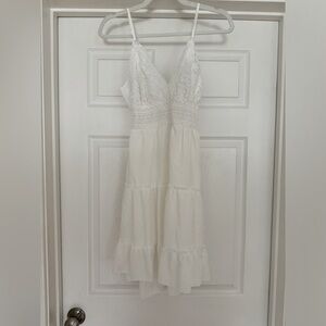 Mini white dress with lace detail